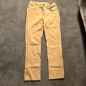 LL Bean Classic Fit Stretch Denim Size 6 Tan